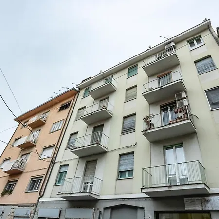 Apartment Yellowsunny With Two Balconies *